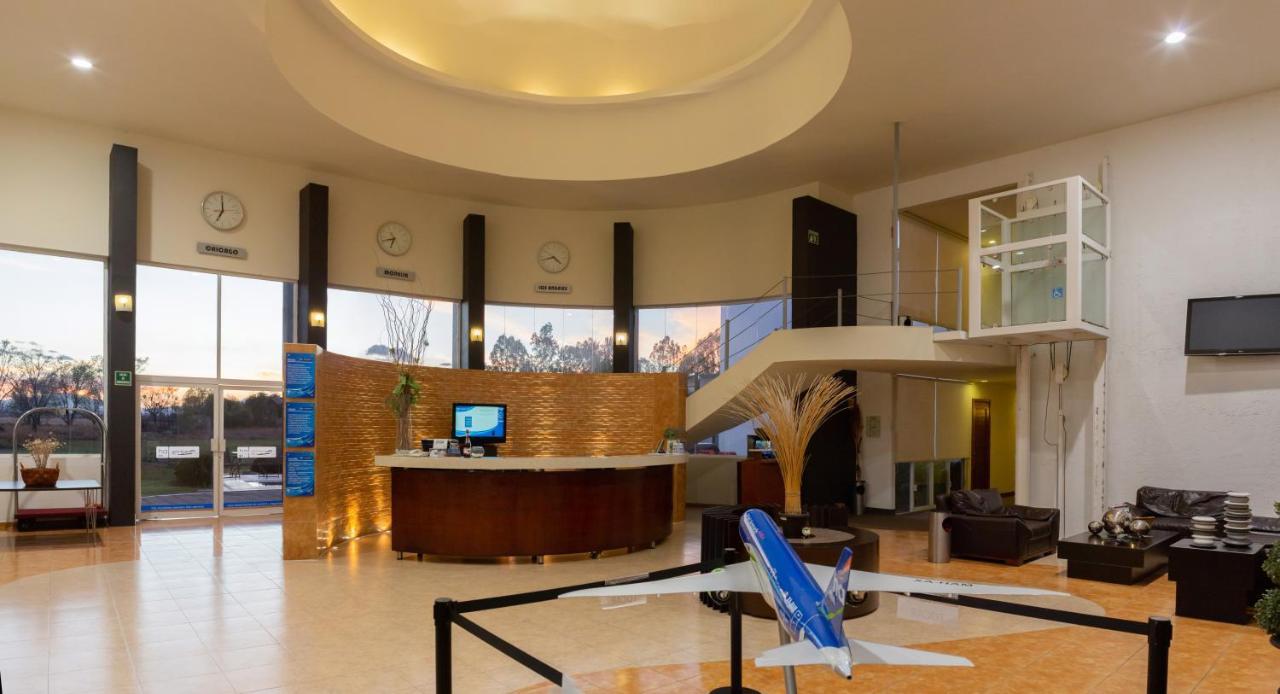 Hotel Aeropuerto Morelia Alvaro Obregon Eksteriør bilde
