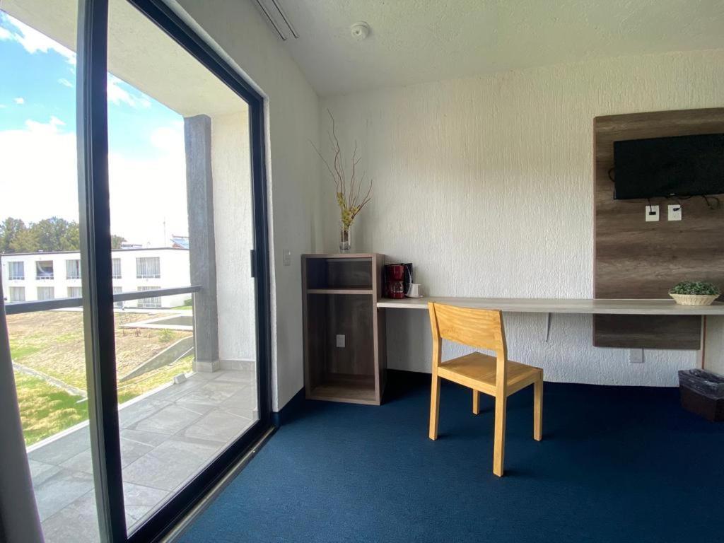 Hotel Aeropuerto Morelia Alvaro Obregon Eksteriør bilde